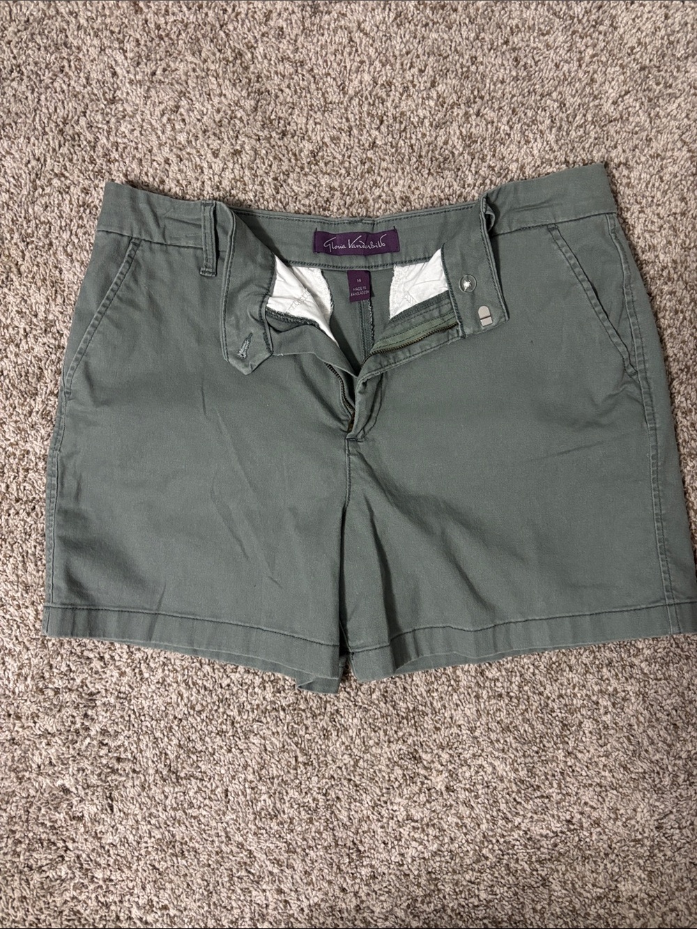 Gloria Vanderbilt Olive Green Casual Shorts